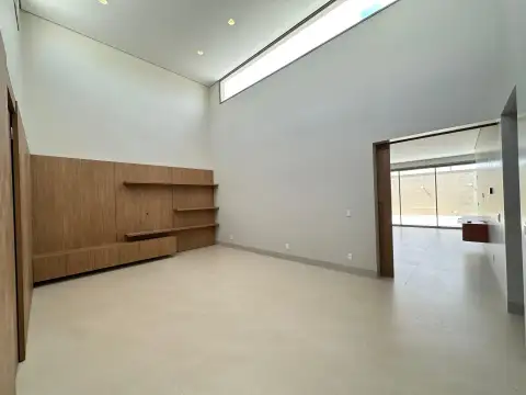 IMÓVEL DE ALTO PADRÃO COM EXCELENTE LOCALIZAÇÃO NO BAIRRO MARTIM GALLEGO EM PATROCÍNIO-MG.