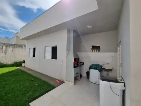 CASA NO BAIRRO ENEIAS FERREIRA DE AGUIAR EM PATROCINIO MG