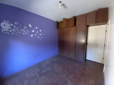 CASA NO BAIRRO NOSSA SENHORA DE FÁTIMA EM PATROCÍNIO-MG.