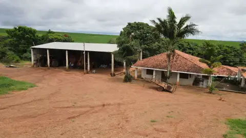 FAZENDA EM PANTANO, PATOS DE MINAS