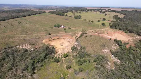 FAZENDA DE DUPLA APTIDÃO COM EXTRAÇÃO DE AREIA EM COROMANDEL