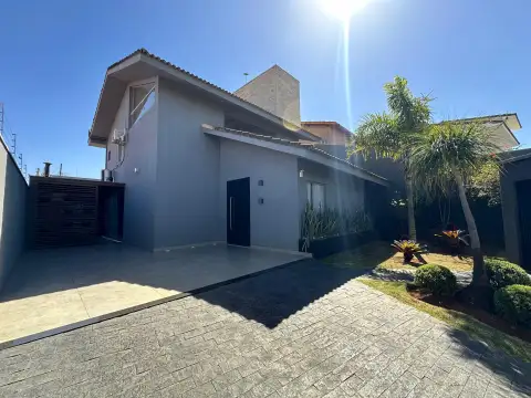 IMÓVEL DE ALTO PADRÃO COM EXCELENTE LOCALIZAÇÃO NO BAIRRO SÃO LUCAS, EM PATROCÍNIO-MG.