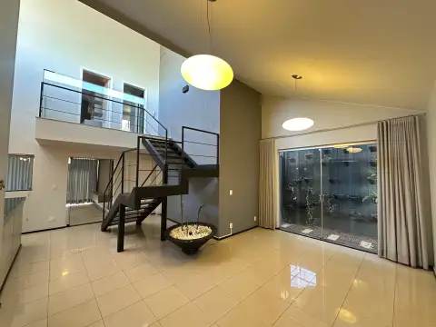 IMÓVEL DE ALTO PADRÃO COM EXCELENTE LOCALIZAÇÃO NO BAIRRO SÃO LUCAS, EM PATROCÍNIO-MG.