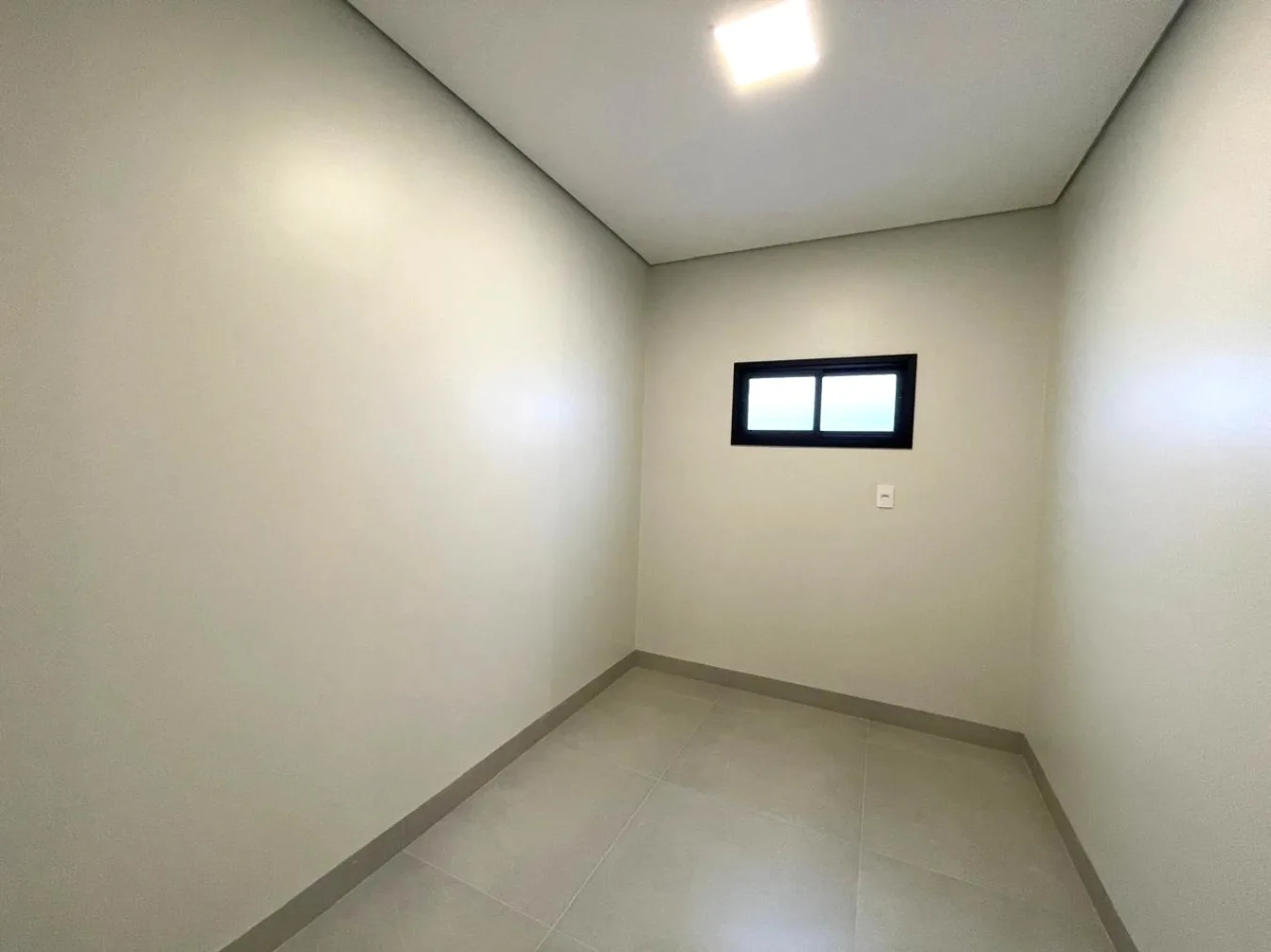 IMÓVEL NOVO COM EXCELENTE PADRÃO DE ACABAMENTO NO BAIRRO MATINHA EM PATROCÍNIO-MG