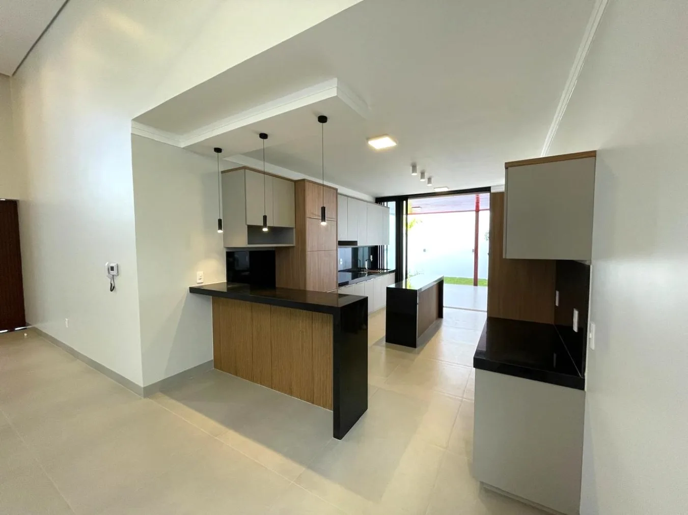 IMÓVEL NOVO COM EXCELENTE PADRÃO DE ACABAMENTO NO BAIRRO MATINHA EM PATROCÍNIO-MG