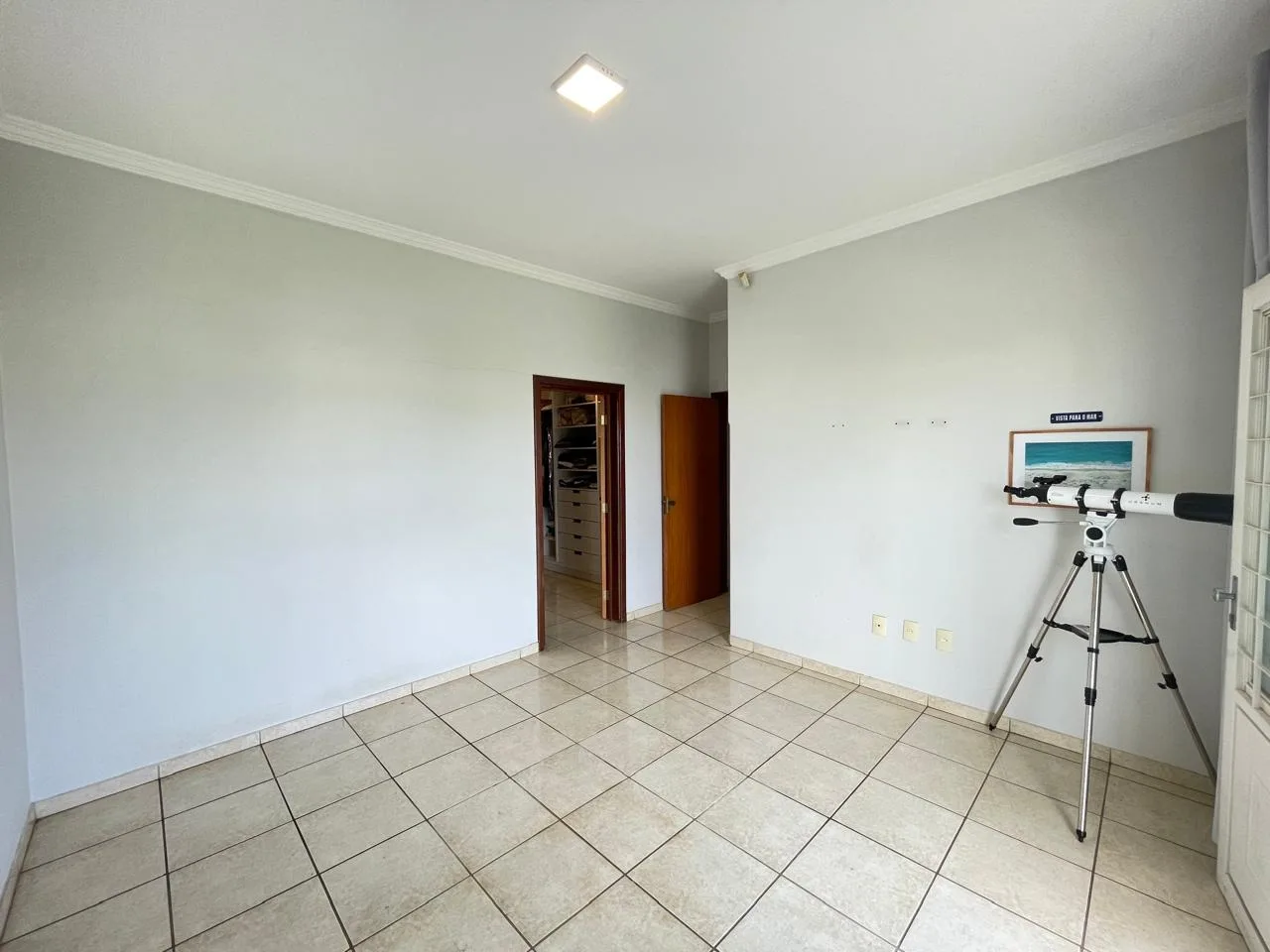 IMÓVEL COM EXCELENTE LOCALIZAÇÃO NO BAIRRO CIDADE JARDIM EM PATROCÍNIO-MG.