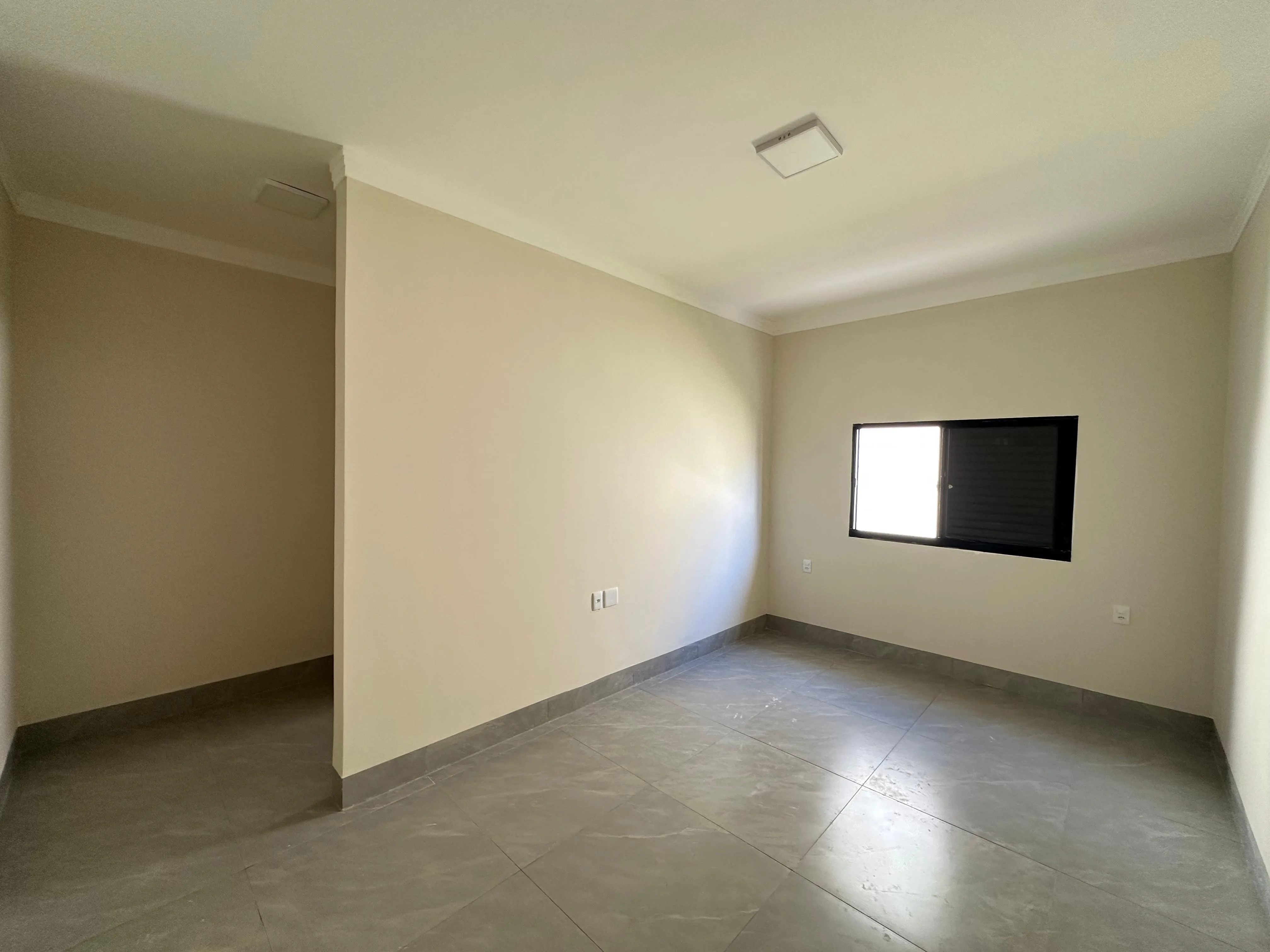CASA À VENDA LOCALIZADA NO BAIRRO JARDIM VITÓRIA, EM PATROCÍNIO-MG