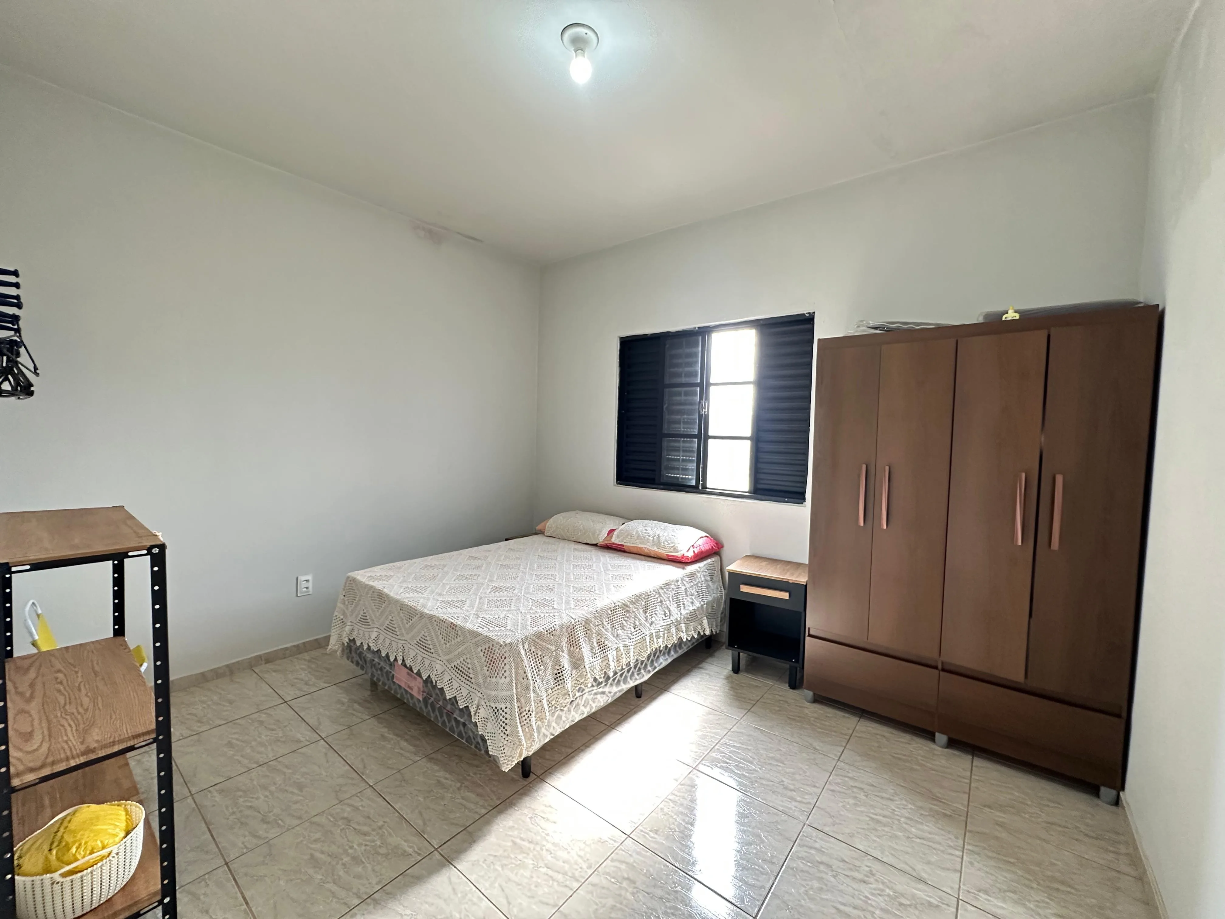 PRÉDIO COMERCIAL E RESIDENCIAL LOCALIZADO EM AVENIDA EM PATROCÍNIO, MG.