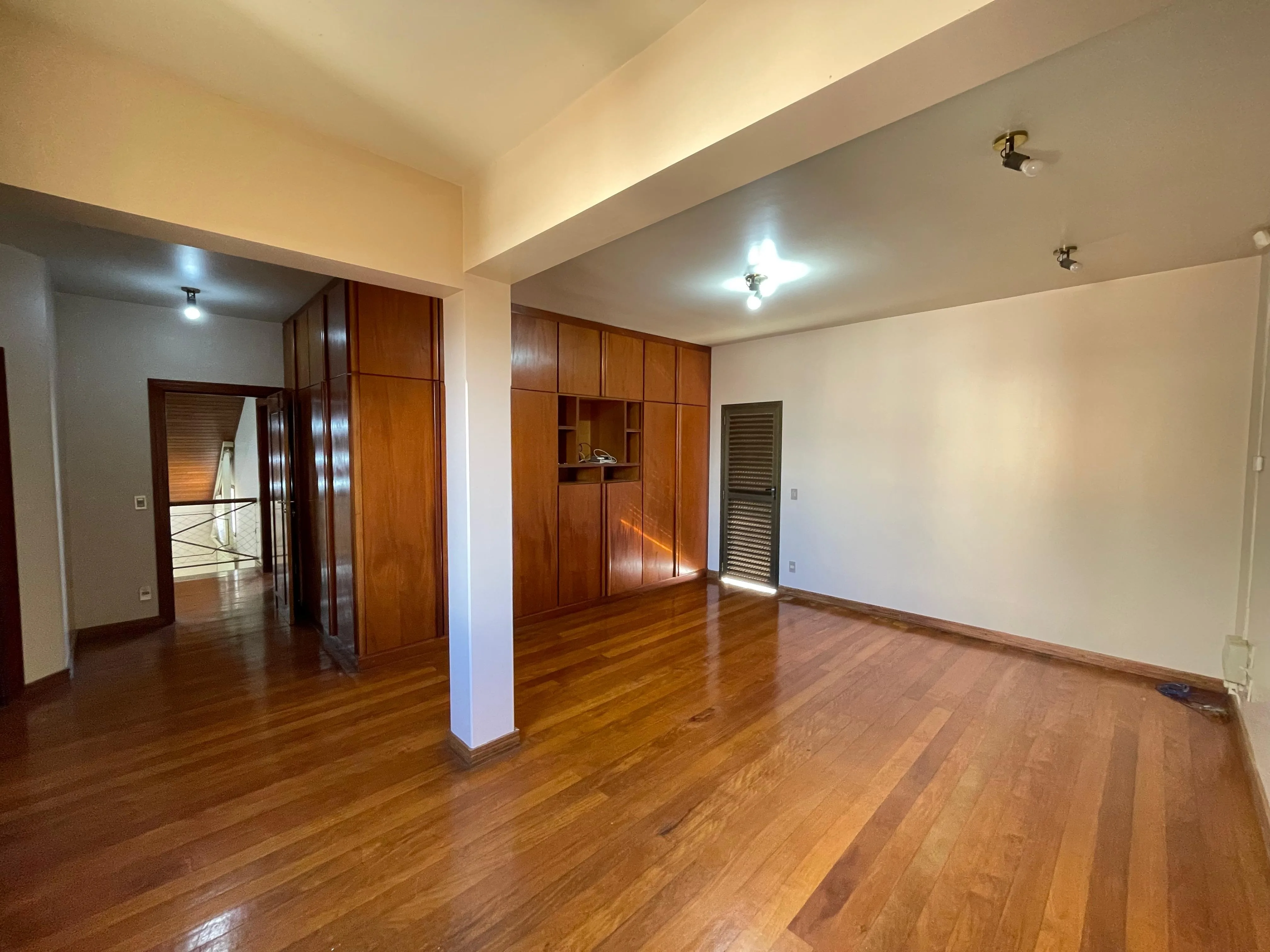 IMÓVEL DE LUXO COM LOCALIZAÇÃO PRIVILEGIADA NO CENTRO DE PATROCÍNIO-MG
