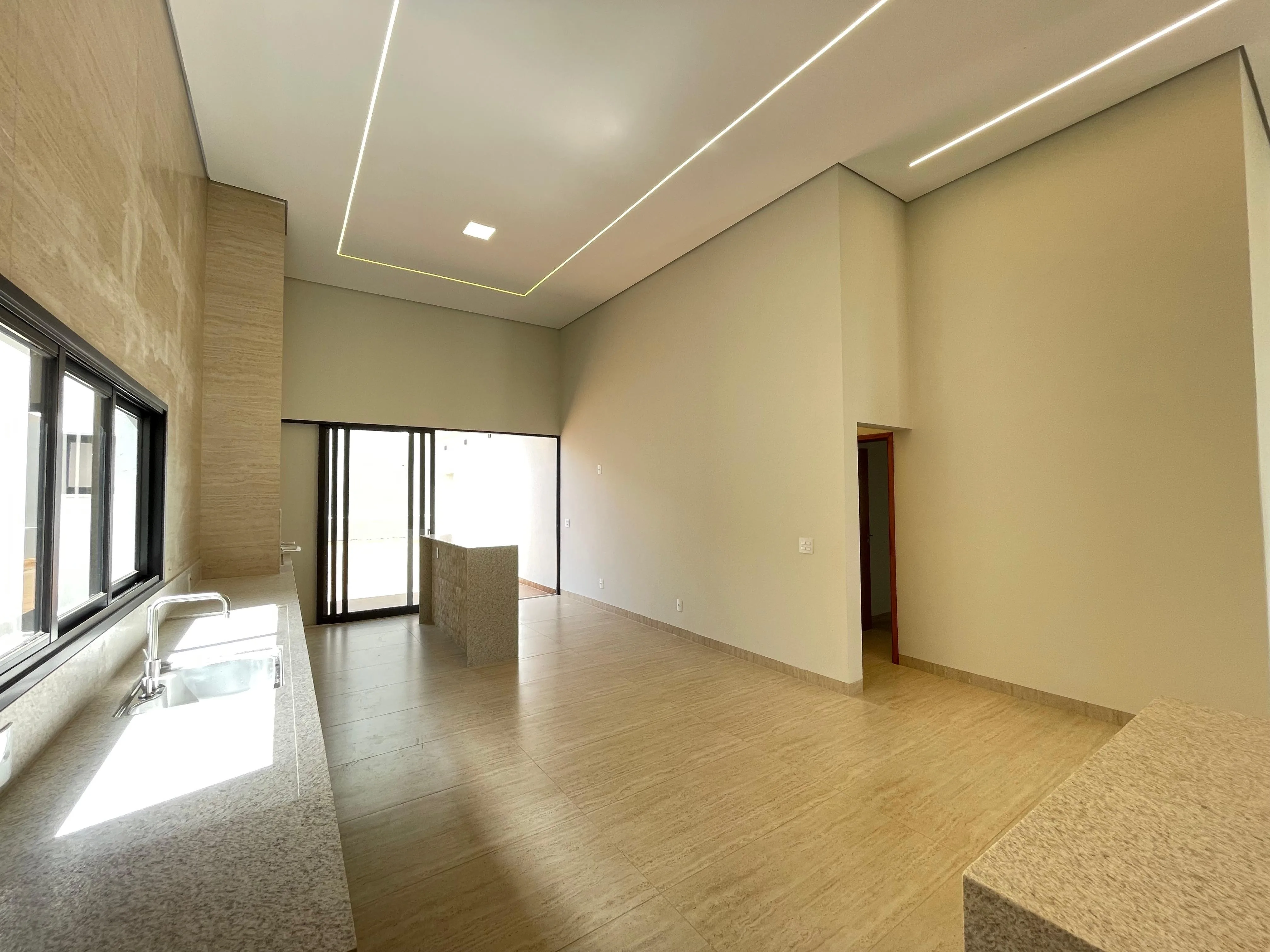 OPORTUNIDADE EXCLUSIVA PARA QUEM BUSCA ESPAÇO E LAZER COMPLETO NO BAIRRO CHACARA FLORA EM PATROCÍNIO-MG