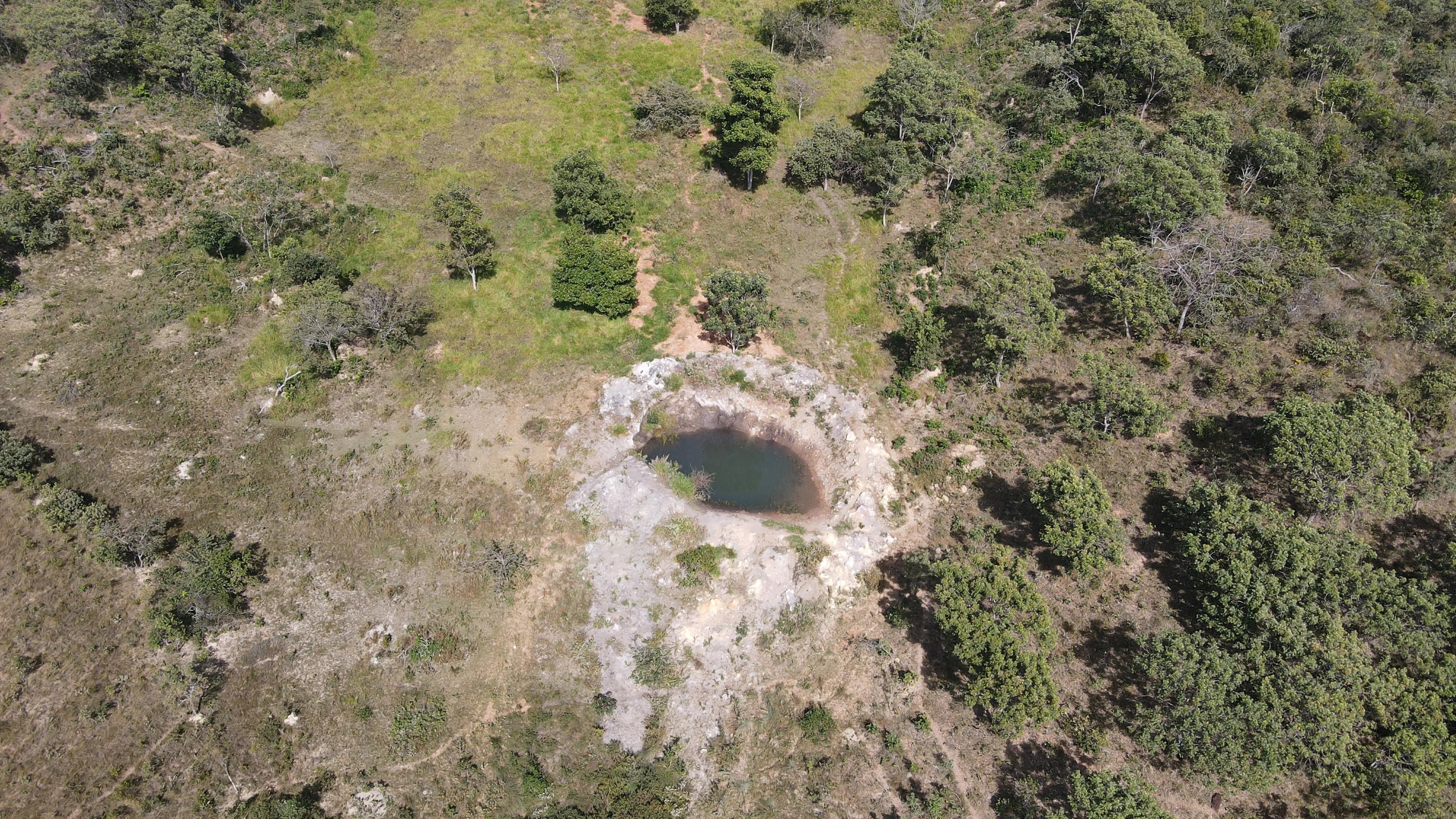 FAZENDA DE DUPLA APTIDÃO COM EXTRAÇÃO DE AREIA EM COROMANDEL