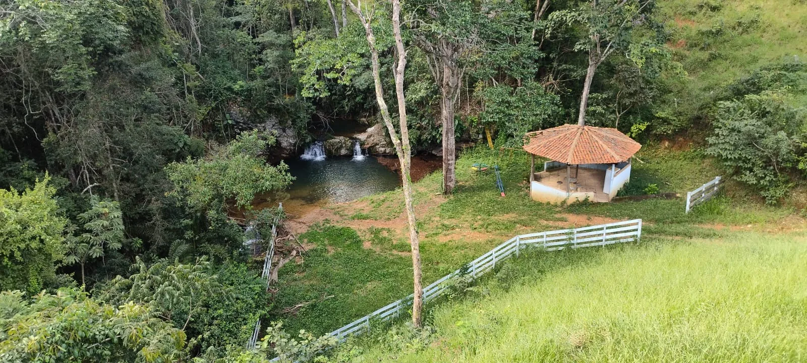 FAZENDA PARA CRIAÇÃO DE GADO COM LAZER FANTÁSTICO